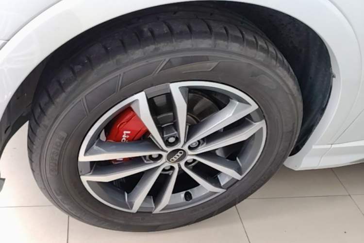 Used Audi Q3 2021 35 TFSI Progressive Dynamic Edition Left Front Wheel Hub