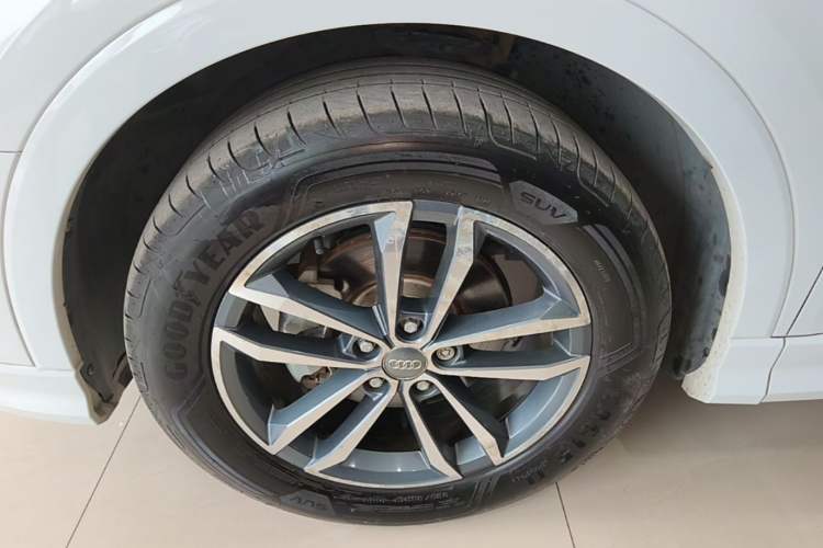 Used Audi Q3 2021 35 TFSI Progressive Dynamic Edition Left Front Wheel Hub