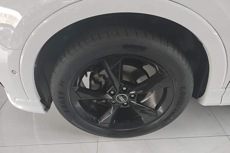Used Audi Q3 2021 35 TFSI Fashion Dynamic Model Left Front Wheel Hub
