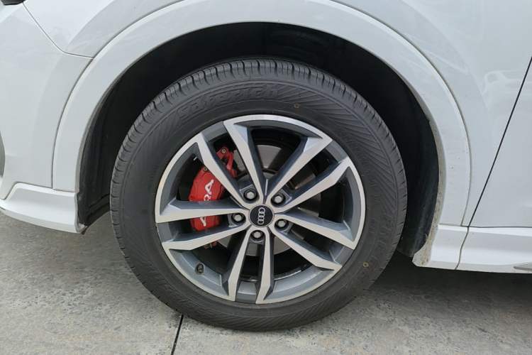 Used Audi Q3 2021 35 TFSI Progressive Dynamic Edition Left Front Wheel Hub