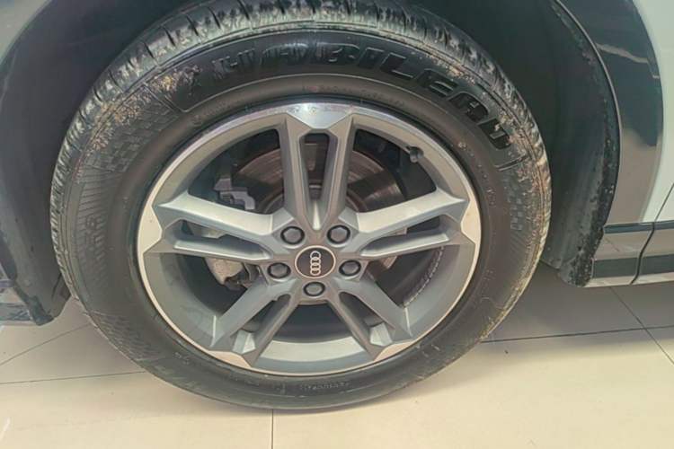 Used Audi Q3 2021 35 TFSI Advanced Style Edition Left Front Wheel Hub