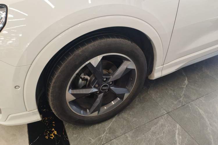 Used Audi Q3 2021 35 TFSI Fashion Dynamic Model Left Front Wheel Hub