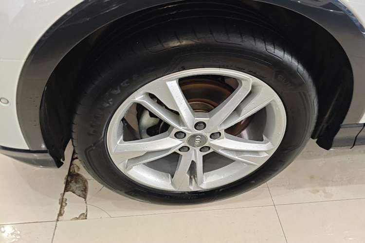 Used Audi Q3 2021 35 TFSI Fashionable and Elegant Model Left Front Wheel Hub