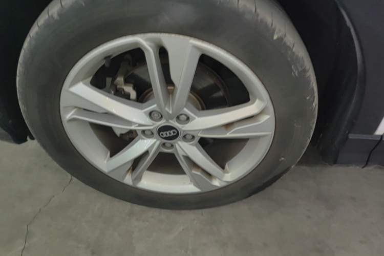 Used Audi Q3 2021 35 TFSI Fashionable and Elegant Model Left Front Wheel Hub