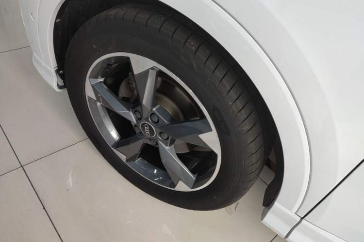 Used Audi Q3 2021 35 TFSI Fashion Dynamic Model Left Front Wheel Hub
