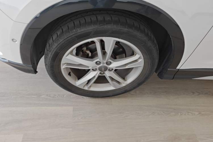 Used Audi Q3 2021 35 TFSI Fashionable and Elegant Model Left Front Wheel Hub