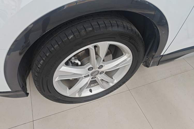 Used Audi Q3 2021 35 TFSI Fashionable and Elegant Model Left Front Wheel Hub