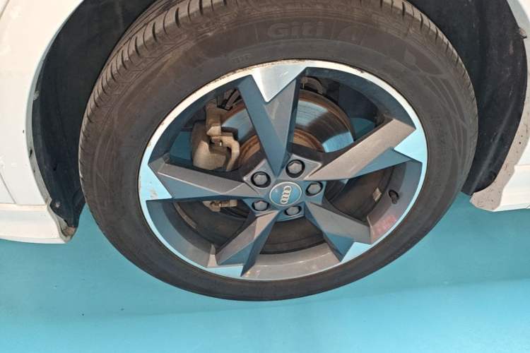 Used Audi Q3 2021 35 TFSI Fashion Dynamic Model Left Front Wheel Hub
