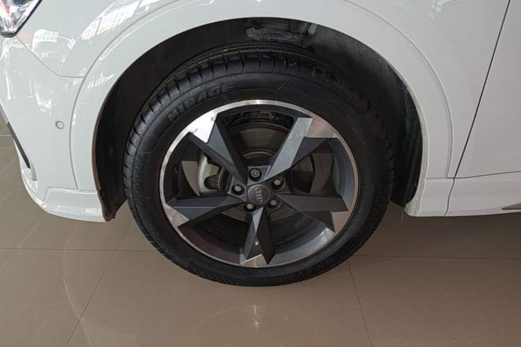 Used Audi Q3 2021 35 TFSI Fashion Dynamic Model Left Front Wheel Hub
