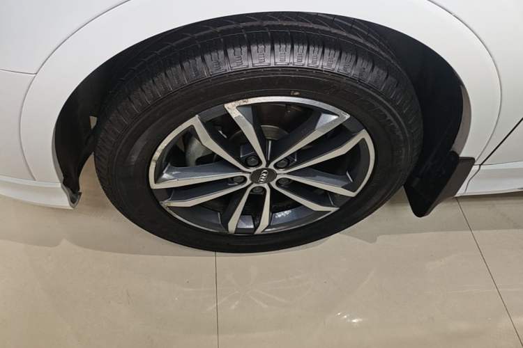 Used Audi Q3 2021 35 TFSI Progressive Dynamic Edition Left Front Wheel Hub