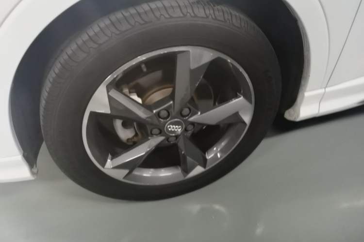 Used Audi Q3 2021 35 TFSI Fashion Dynamic Model Left Front Wheel Hub
