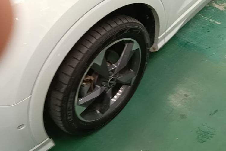 Used Audi Q3 2021 35 TFSI Fashion Dynamic Model Left Front Wheel Hub