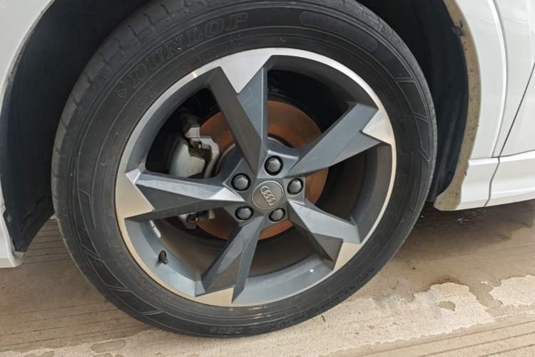 Used Audi Q3 2021 35 TFSI Fashion Dynamic Model Left Front Wheel Hub