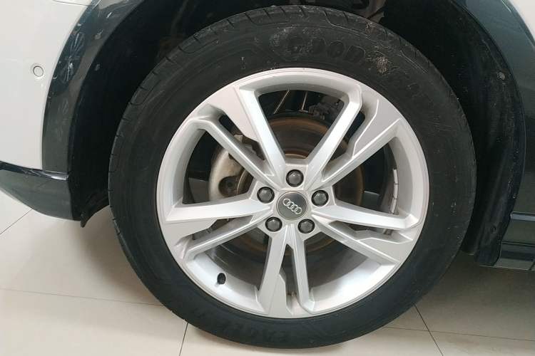 Used Audi Q3 2021 35 TFSI Fashionable and Elegant Model Left Front Wheel Hub