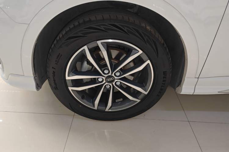 Used Audi Q3 2021 35 TFSI Progressive Dynamic Edition Left Front Wheel Hub
