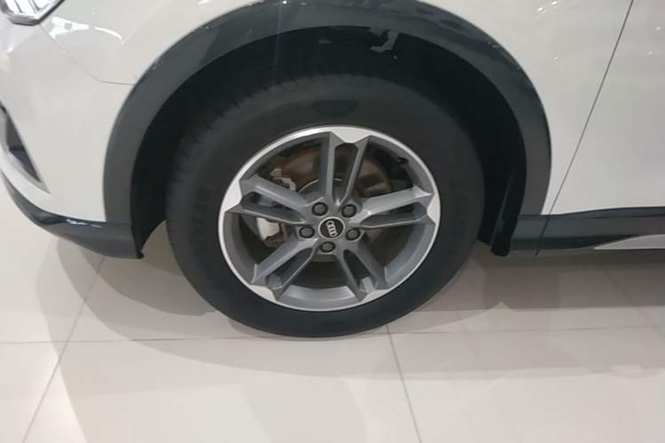 Used Audi Q3 2021 35 TFSI Advanced Style Edition Left Front Wheel Hub