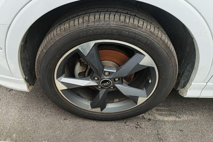 Used Audi Q3 2021 35 TFSI Fashion Dynamic Model Left Front Wheel Hub