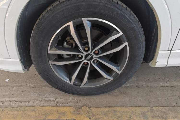 Used Audi Q3 2021 35 TFSI Progressive Dynamic Edition Left Front Wheel Hub