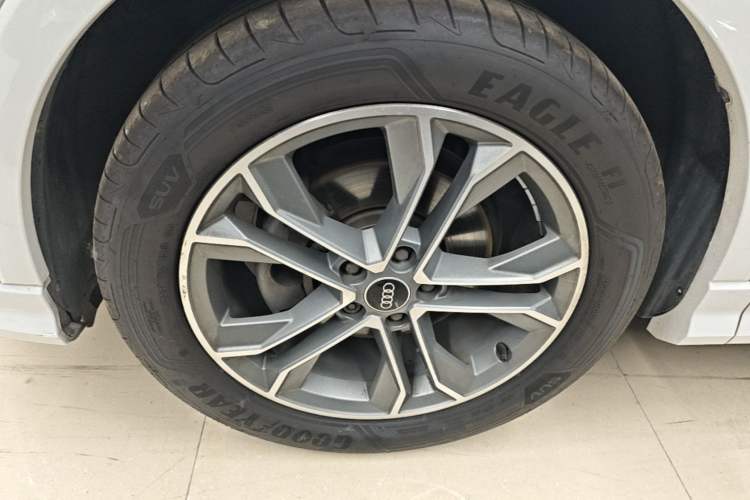 Used Audi Q3 2021 40 TFSI Fashion Dynamic Model Left Front Wheel Hub
