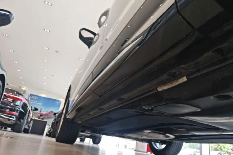 Used Audi Q3 2021 35 TFSI Fashionable and Elegant Model Left Side Sill