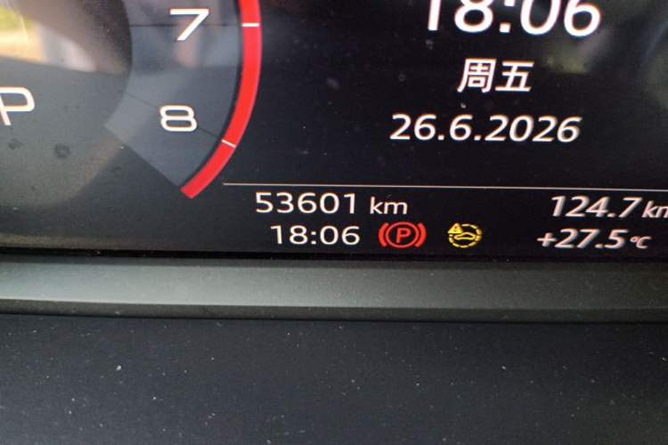 Used Audi Q3 2021 35 TFSI Fashionable and Elegant Model Odometer Close Up