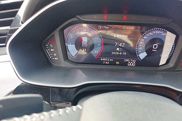 Used Audi Q3 2021 35 TFSI Fashion Dynamic Model Odometer Close Up