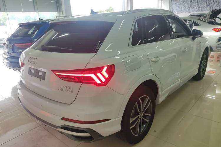 Used Audi Q3 2021 35 TFSI Progressive Dynamic Edition Rear Right 45 Deg