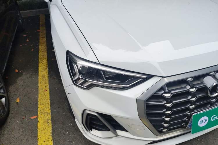 Used Audi Q3 2021 35 TFSI Fashion Dynamic Model Right Front Headlight