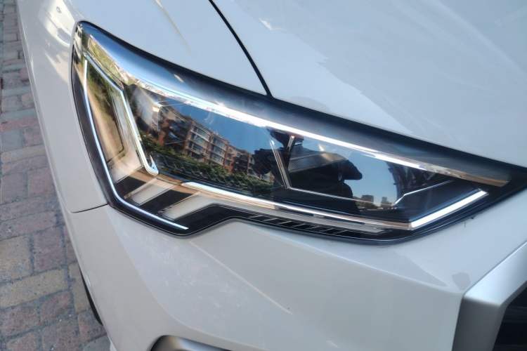 Used Audi Q3 2021 35 TFSI Fashion Dynamic Model Right Front Headlight