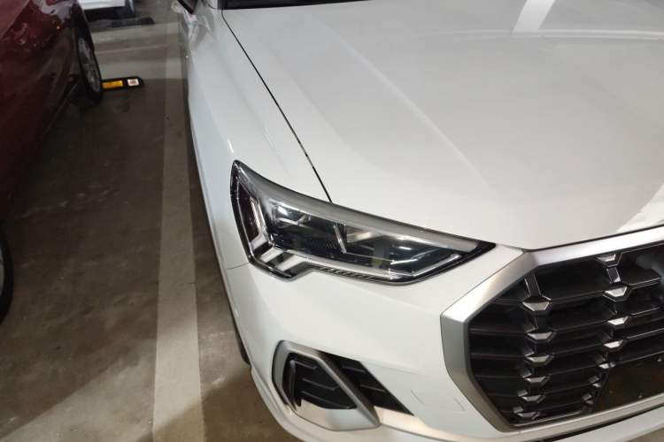 Used Audi Q3 2021 40 TFSI Fashion Dynamic Model Right Front Headlight