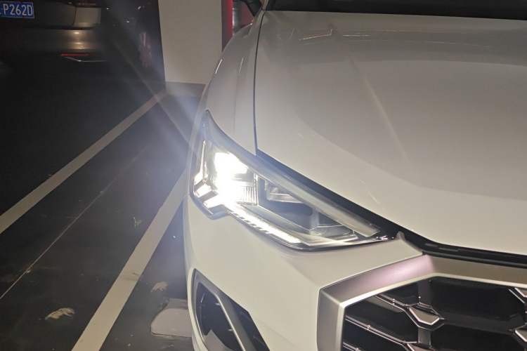 Used Audi Q3 2021 35 TFSI Progressive Dynamic Edition Right Front Headlight