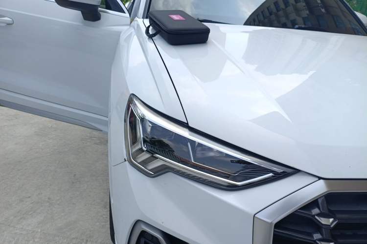 Used Audi Q3 2021 35 TFSI Fashion Dynamic Model Right Front Headlight