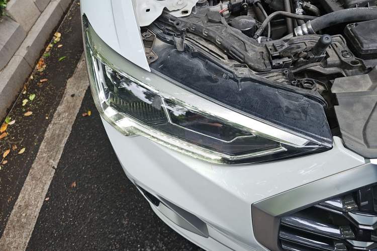 Used Audi Q3 2021 35 TFSI Fashion Dynamic Model Right Front Headlight