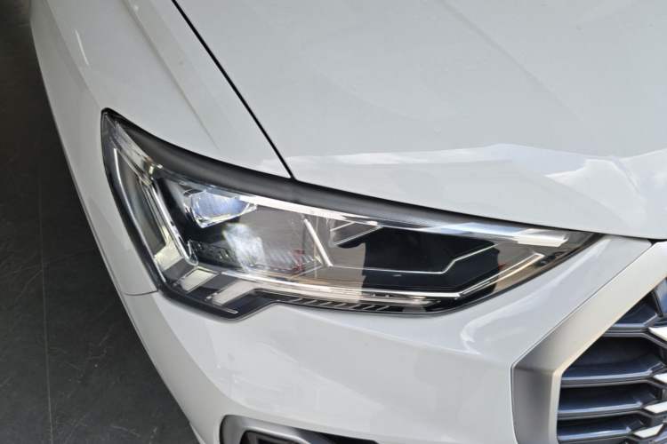 Used Audi Q3 2021 40 TFSI Fashion Dynamic Model Right Front Headlight
