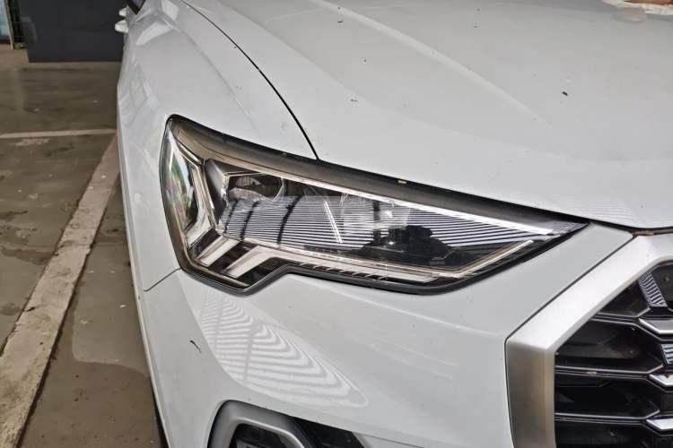 Used Audi Q3 2021 35 TFSI Progressive Dynamic Edition Right Front Headlight