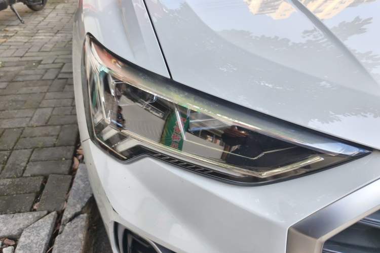 Used Audi Q3 2021 35 TFSI Progressive Dynamic Edition Right Front Headlight