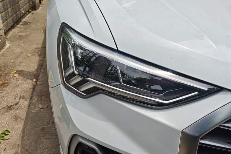 Used Audi Q3 2021 35 TFSI Progressive Dynamic Edition Right Front Headlight