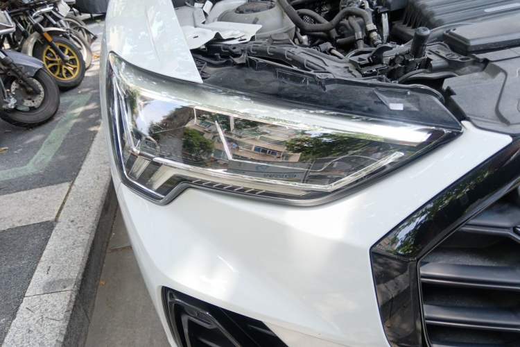 Used Audi Q3 2021 35 TFSI Fashion Dynamic Model Right Front Headlight