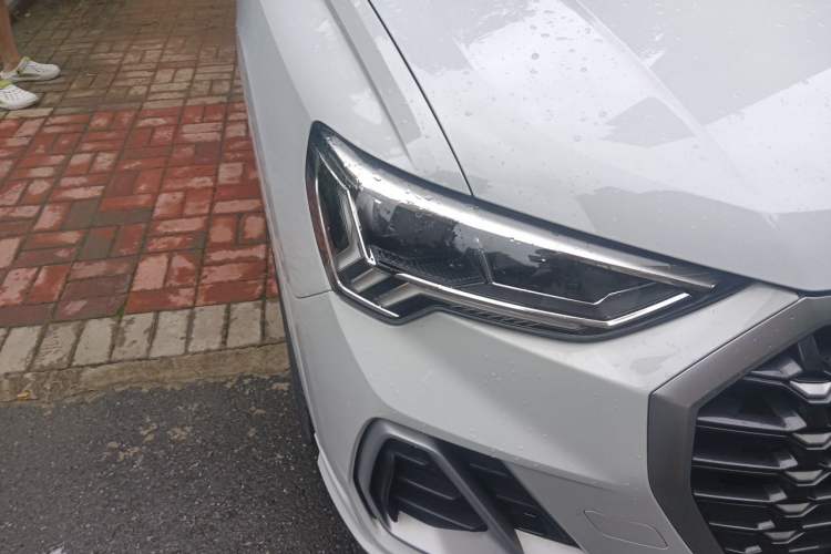 Used Audi Q3 2021 35 TFSI Progressive Dynamic Edition Right Front Headlight
