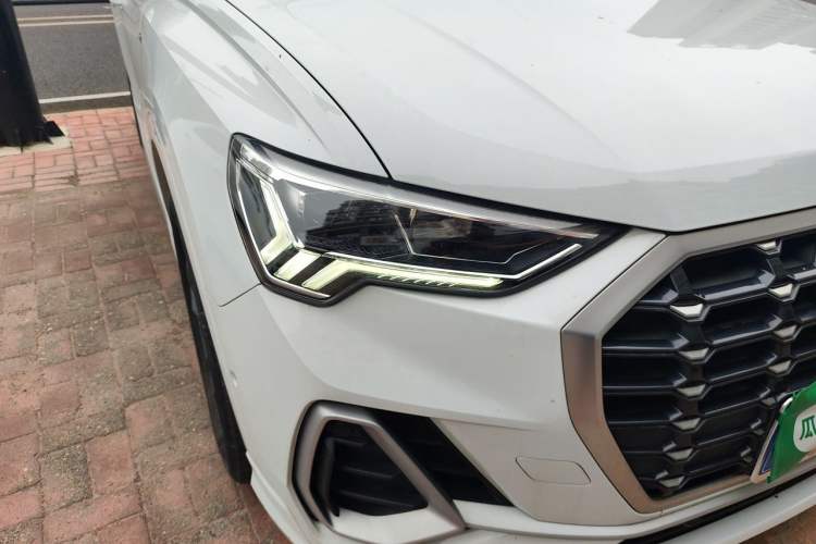 Used Audi Q3 2021 35 TFSI Fashion Dynamic Model Right Front Headlight
