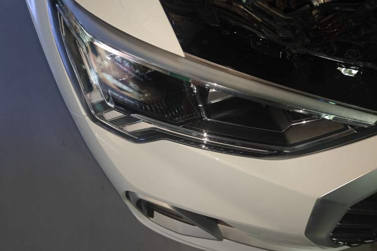 Used Audi Q3 2021 35 TFSI Fashion Dynamic Model Right Front Headlight