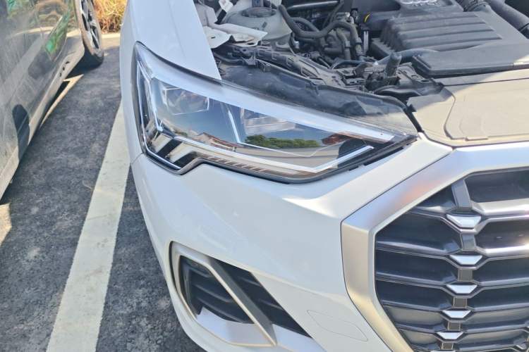 Used Audi Q3 2021 35 TFSI Fashion Dynamic Model Right Front Headlight