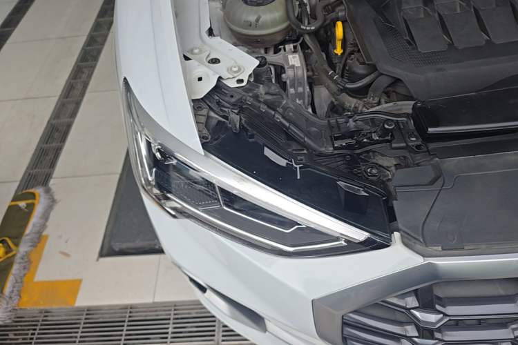 Used Audi Q3 2021 40 TFSI Fashion Dynamic Model Right Front Headlight
