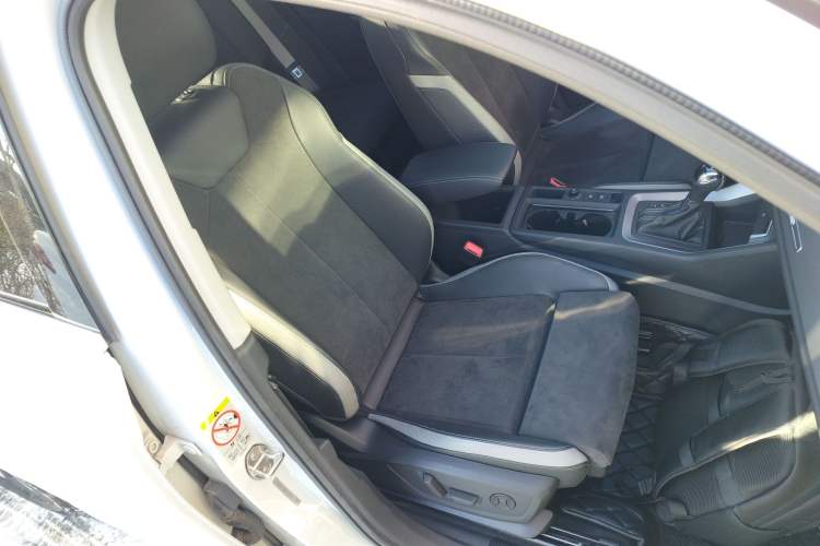 Used Audi Q3 2021 35 TFSI Progressive Dynamic Edition Right Front Seat