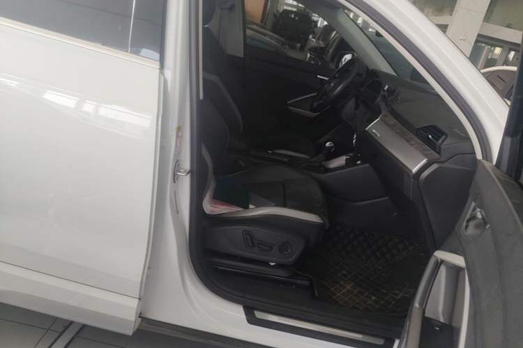 Used Audi Q3 2021 35 TFSI Progressive Dynamic Edition Right Front Seat