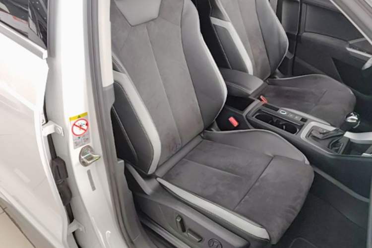 Used Audi Q3 2021 35 TFSI Progressive Dynamic Edition Right Front Seat