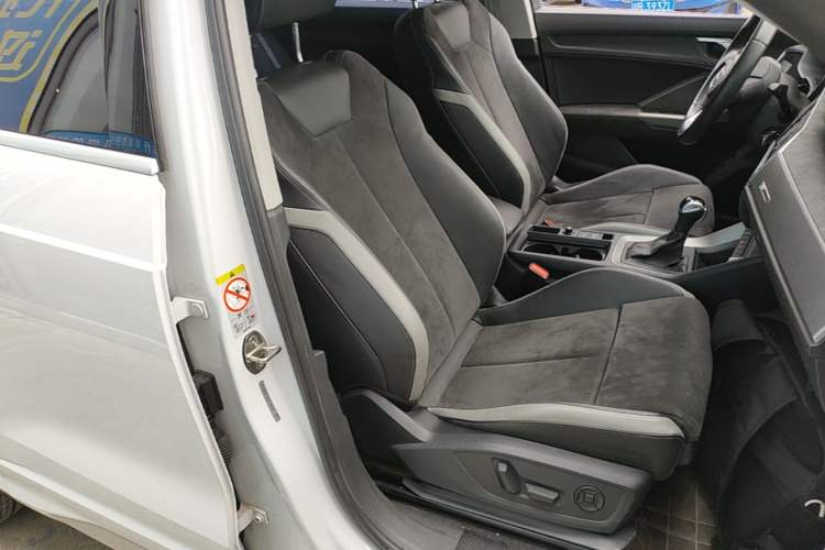 Used Audi Q3 2021 35 TFSI Progressive Dynamic Edition Right Front Seat