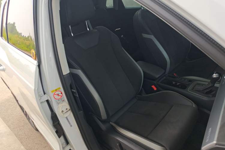 Used Audi Q3 2021 35 TFSI Progressive Dynamic Edition Right Front Seat