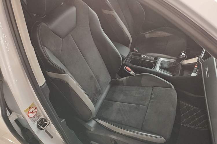 Used Audi Q3 2021 35 TFSI Progressive Dynamic Edition Right Front Seat