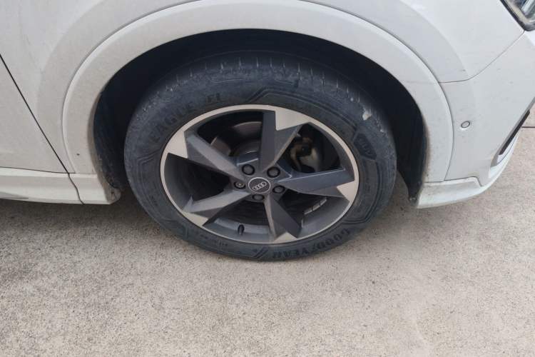 Used Audi Q3 2021 35 TFSI Fashion Dynamic Model Right Front Wheel Hub
